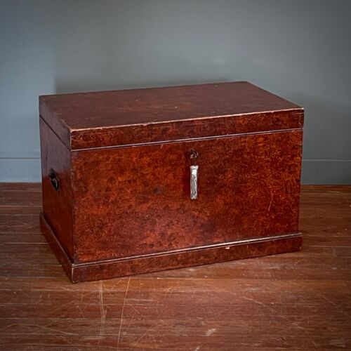 Antique Louis Vuitton coffee table trunk - large size - Pinth